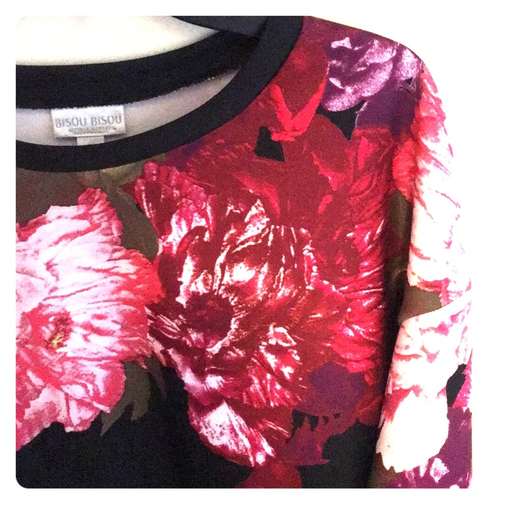 Flowered Top - Picture 2 of 3